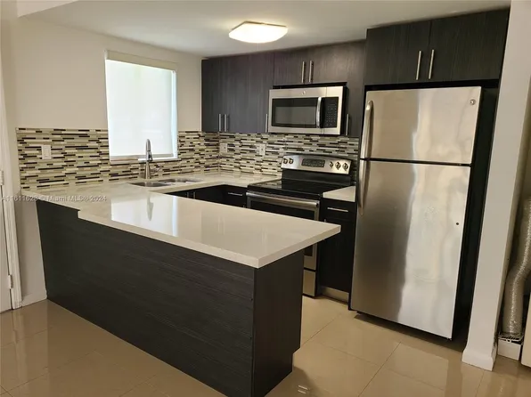 3101 SW 27th Ave APT 101, Miami, FL 33133