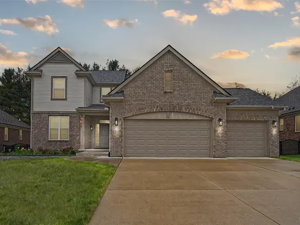 24759 Kabarda Dr, Macomb, MI 48042