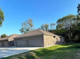 1717 Bowie St #B, Conway, AR 72032