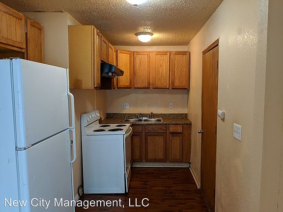 4th image of 3610 E 72nd St
