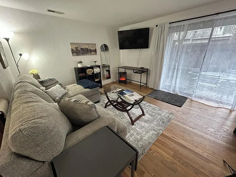 1309 Maple Leaf Ct — Photo 37