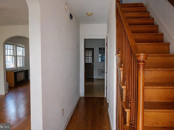 2nd image of 1464 Morris Rd SE