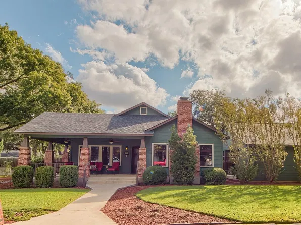 2805 Avenue H, Hondo, TX 78861