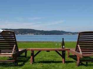 1072 Bayshore Dr, Camano Island, WA 98282