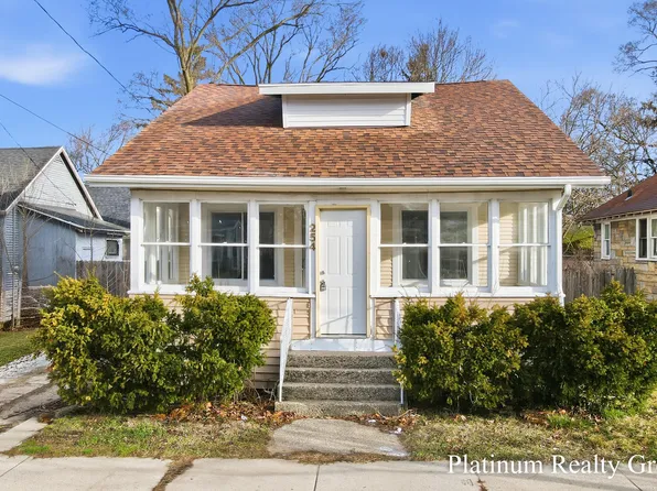 254 W Southern Ave, Muskegon, MI 49441