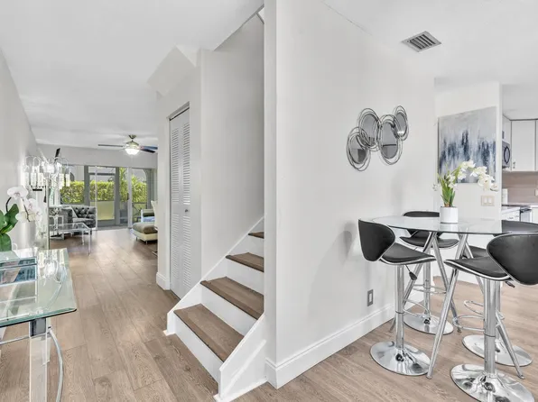 6663 Via Regina, Boca Raton, FL 33433