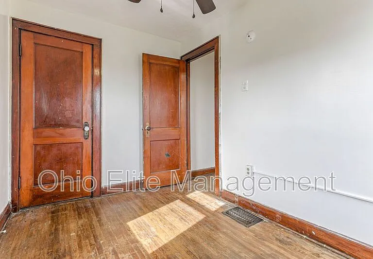 254 S Wayne Ave — Photo 24