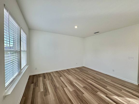 3rd image of 3012 Orwell Dr