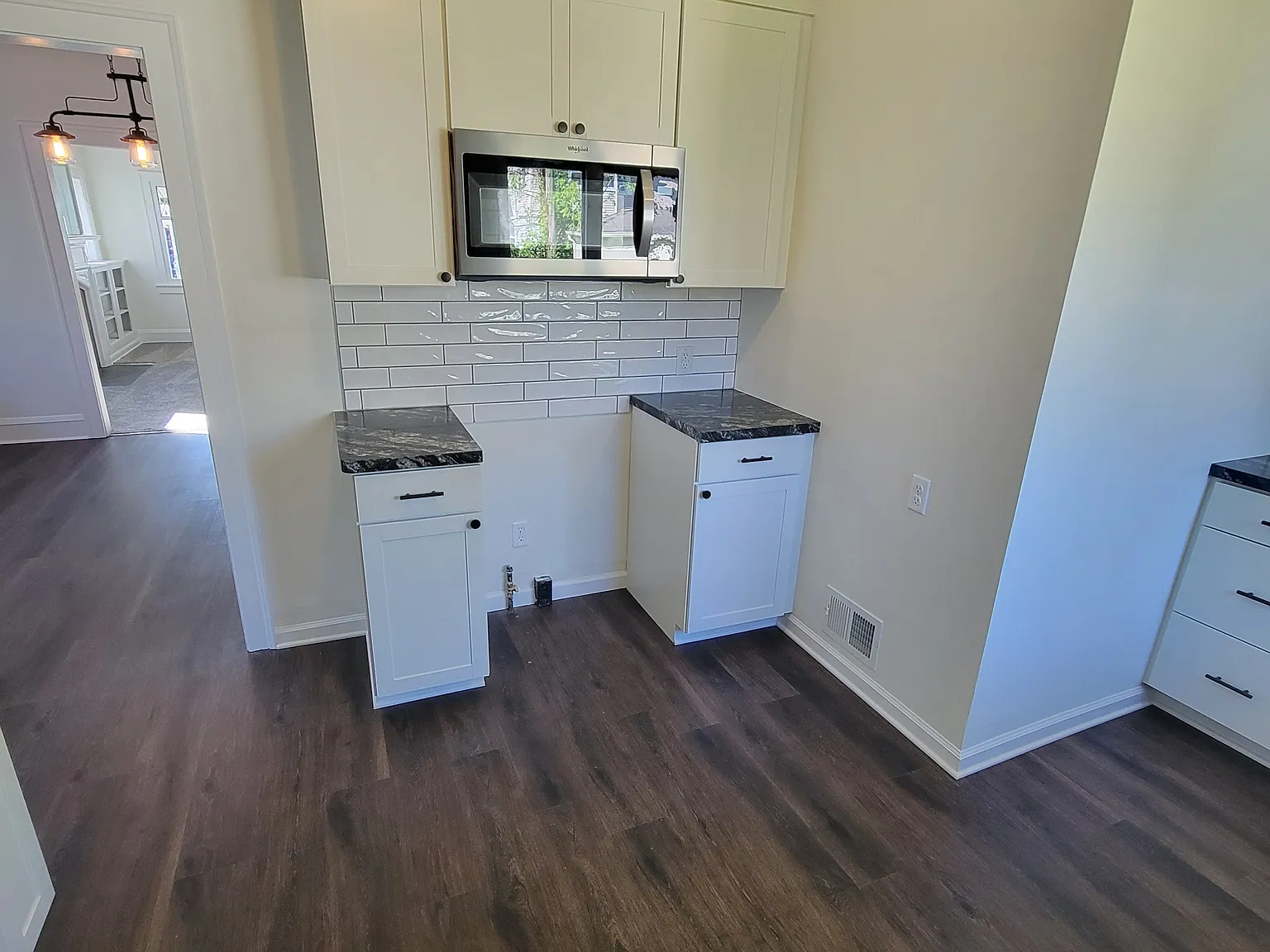 3 bed, 1082 sqft, $1,600 — Photo 4
