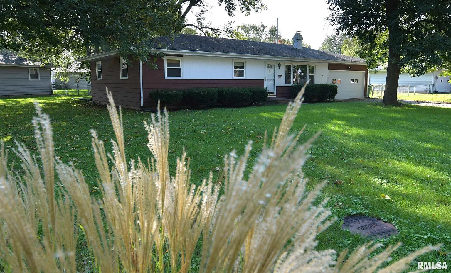 300 W Plains Dr photo 1