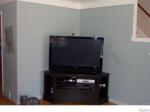 3rd image of 1659 Haynes Ave