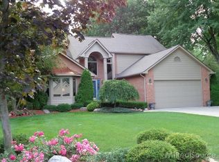 38303 Chartier St, Harrison Township, MI 48045