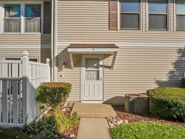 15340 Holly Ct APT B, Oak Forest, IL 60452