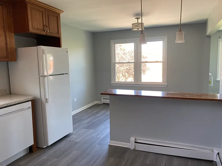1084 Arnold Ct #2 — Photo 5