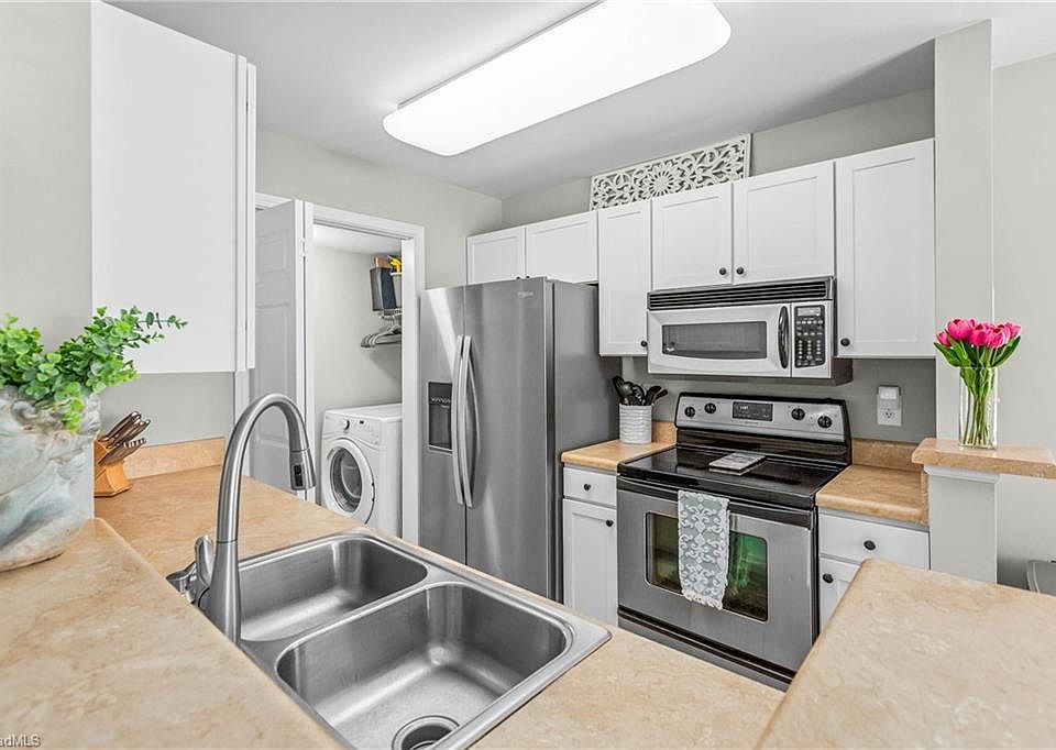 1st image of 107 Oak Wind Ln #201