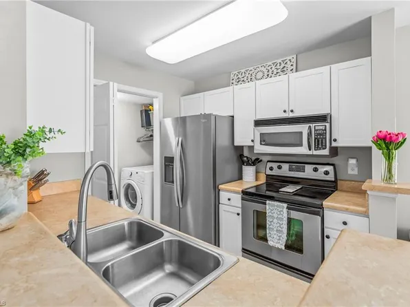 107 Oak Wind Ln #201, Bermuda Run, NC 27006