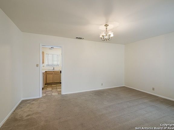 2nd image of 118 High Vista St