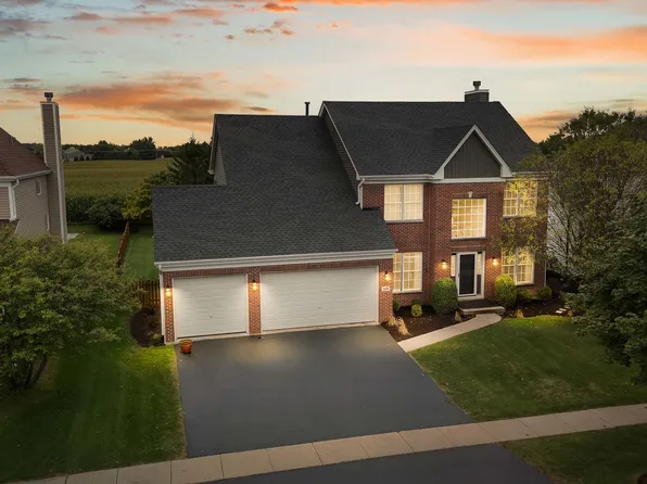 430 Alden Dr, Sycamore, IL 60178