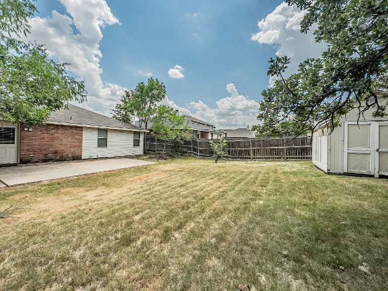3327 Clydesdale Dr — Photo 31