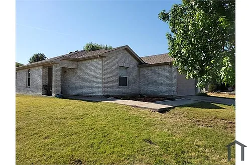 1669 Crown Point Dr Photo 1