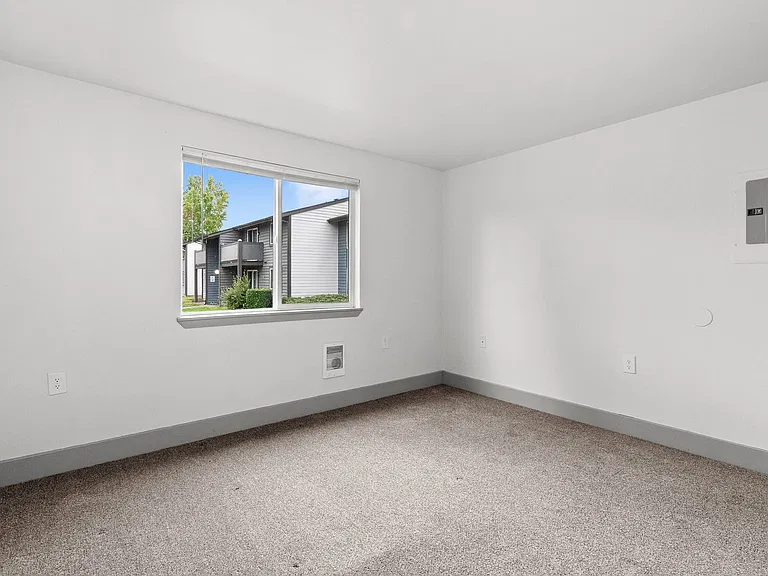 Aero Apartments — Photo 31