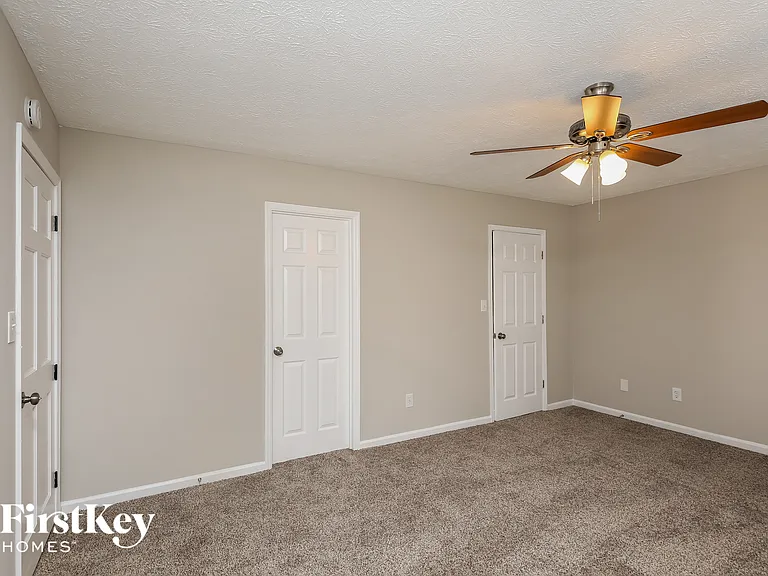 3920 Valleybrook Ct — Photo 11