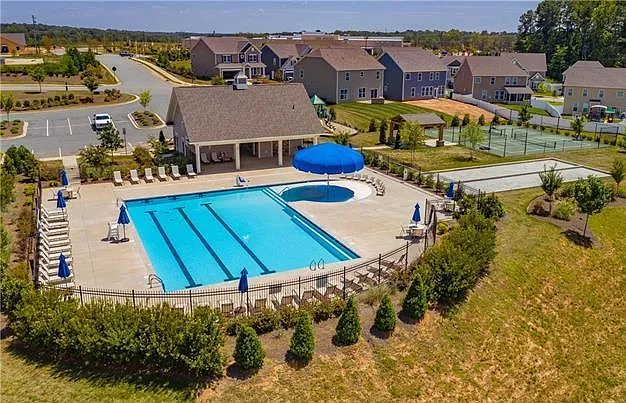 Pool, cabana, tennis courts, bocce.