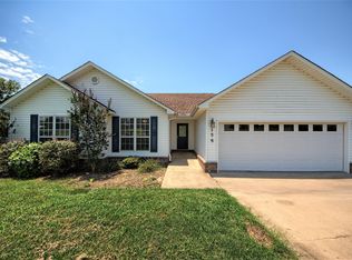 136 Crestpointe Dr, Russellville, AR 72802