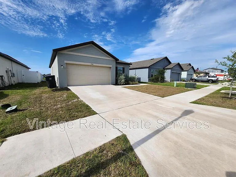 2340 Harris Hawk Ave — Photo 4