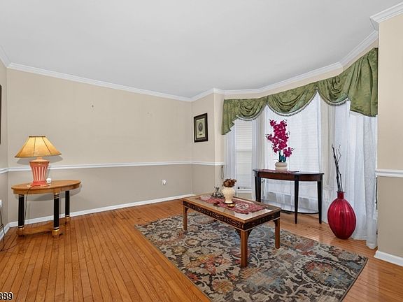5th image of 24 Lauren Ln