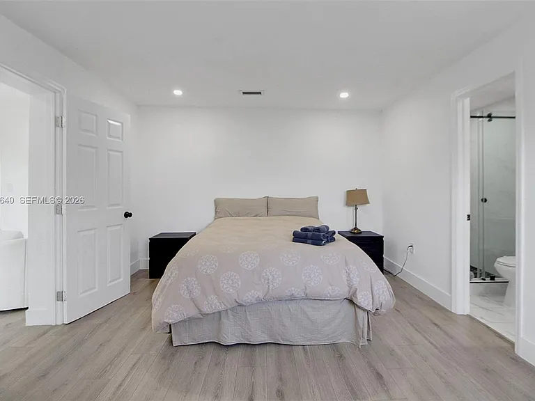 18361 NE 20th Pl #0 — Photo 3