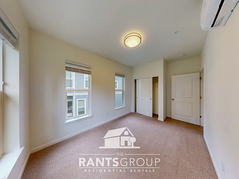 Forest Park Townhomes — Photo 35