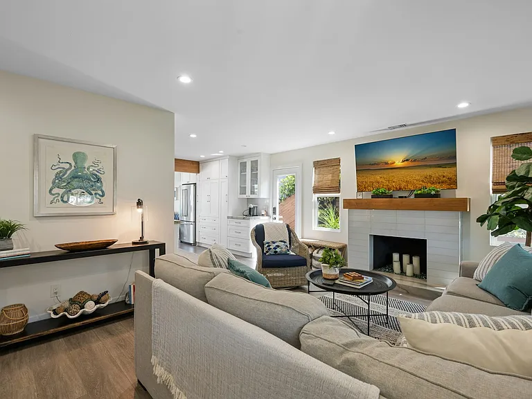 305 Neptune Ave — Photo 13