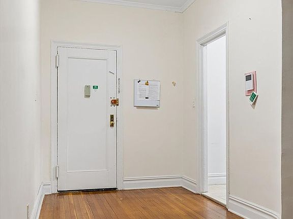 5th image of 2515 Glenwood Rd APT 1A