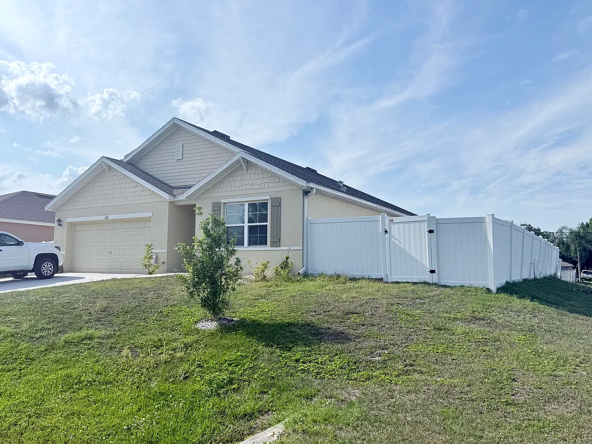 Building Photo - 1405 Pace Dr NW