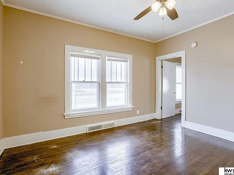 4542 Franklin St — Photo 8