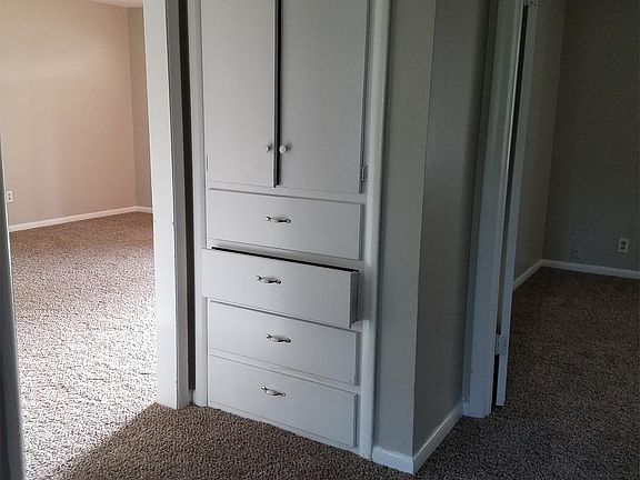 5th image of 2113 Henderson Dr