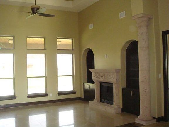 5th image of 615 Sinatra Dr
