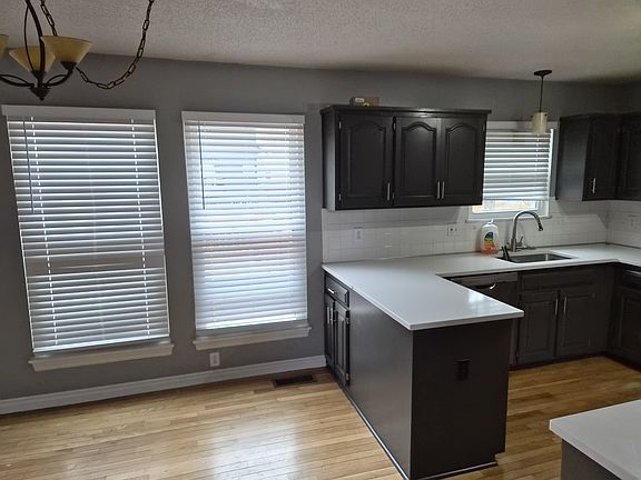 3rd image of 7413 W 155th Ter