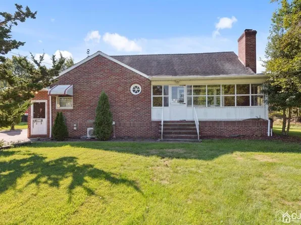 21 Murdock St, Fords, NJ 08863