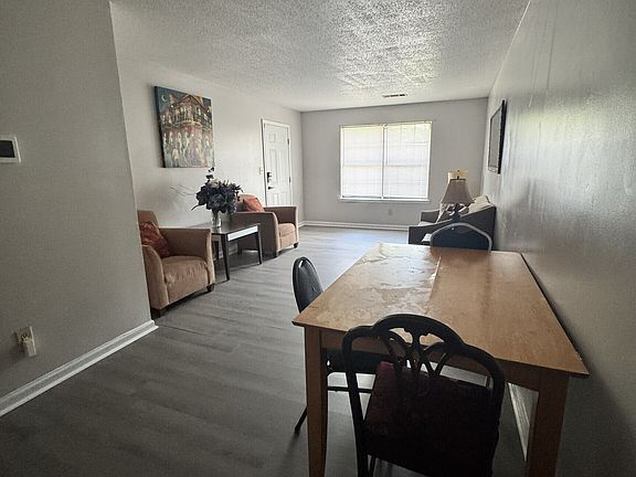 4th image of 106 S Montrose St