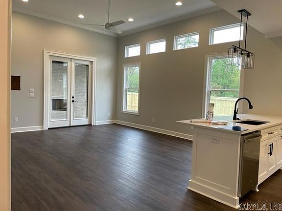 4th image of 142 Woodlands Park Dr