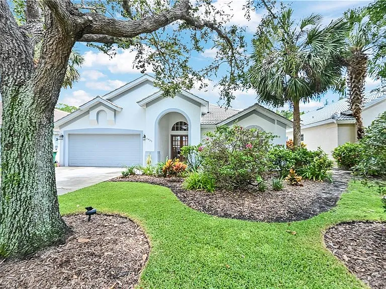6453 Autumn Woods Blvd — Photo 3