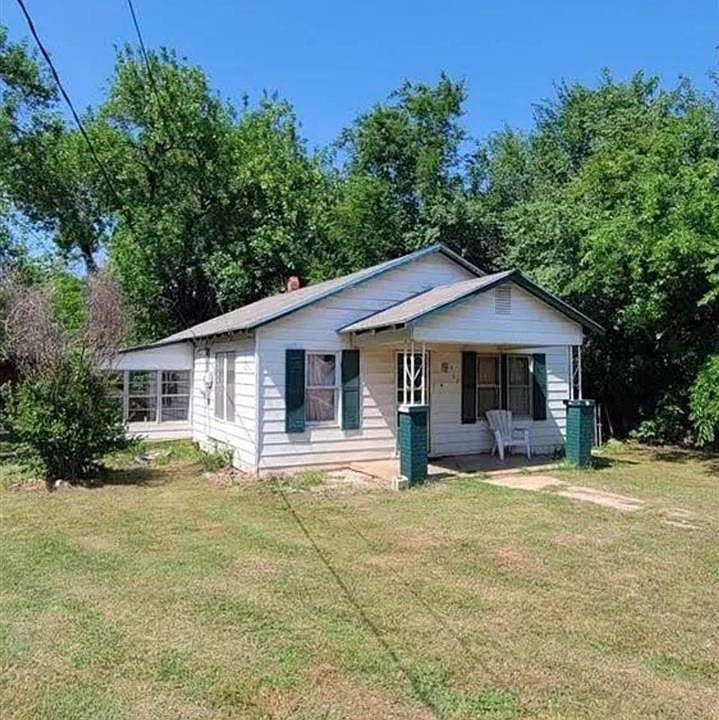 1st image of 402 W Almar Dr