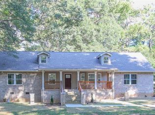 318 Old Stagecoach Rd, Stockbridge, GA 30281