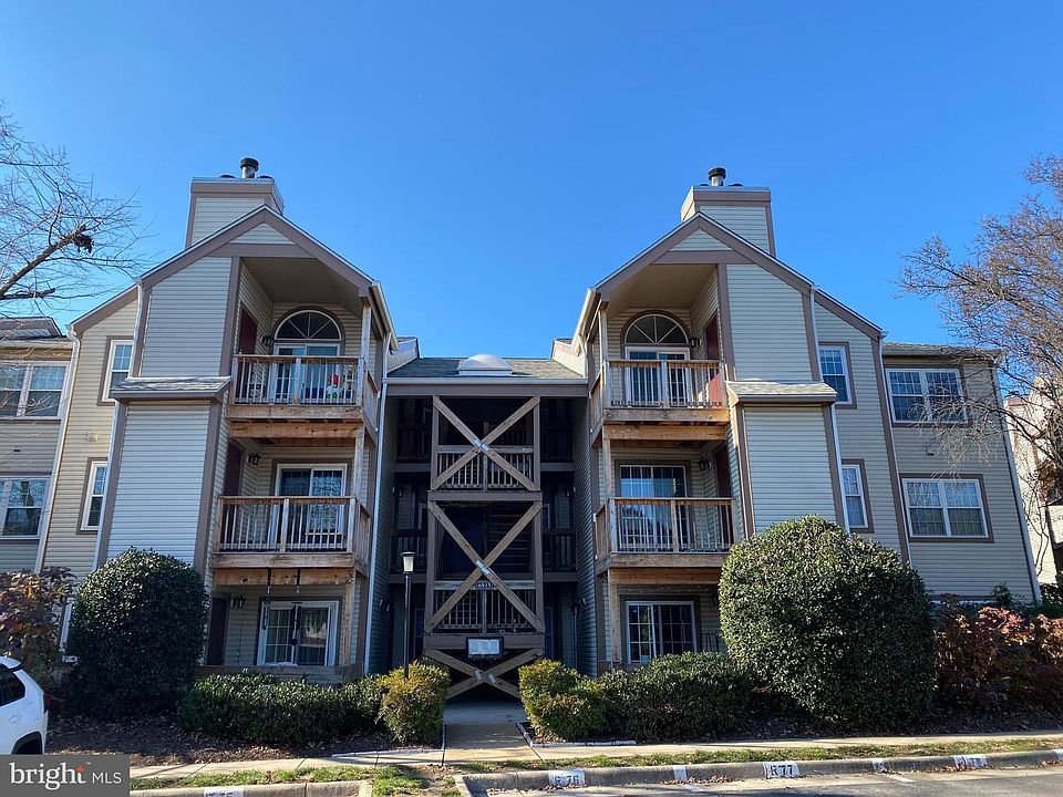 1st image of 6915 Victoria Dr Unit L