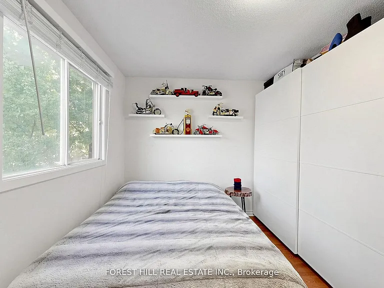 44 Lund St N #MAIN SECOND — Photo 25