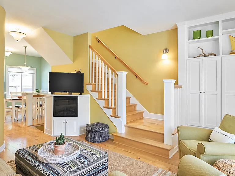 2053 Lake St #4 — Photo 6