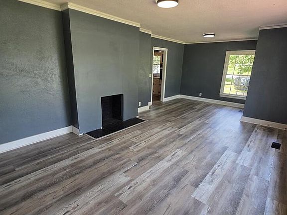 3rd image of 600 W 5th St