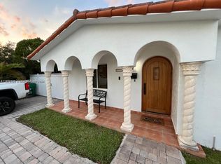 9751 SW 12th Ter, Miami, FL 33174